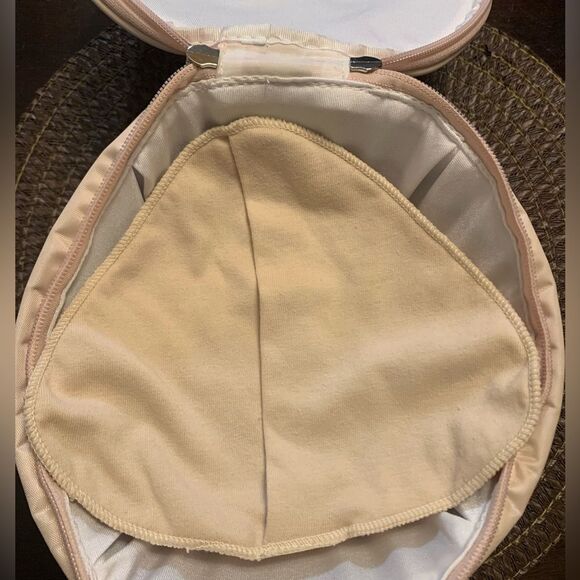 ABC 1042 Lightweight Silicone Triangle Breast Forms Prothesis. size 9 - Picture 5 of 5